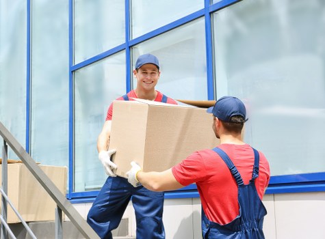 Professional van transport for flats and apartments in Lewisham